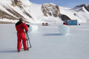 Alessandro Beltrame uses the Sachtler at the South Pole.